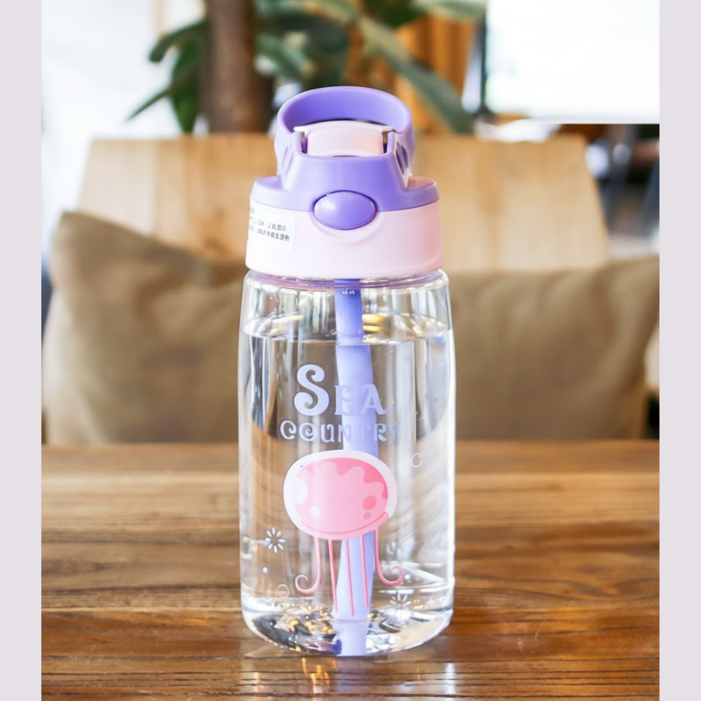 Kids Water Bottle with Straw & Flip Lock Lid | Leak-Proof BPA-Free Sipper Bottle for School, Travel & Outdoor | Cartoon Printed Toddler Sipper with Carry Handle – 550ml